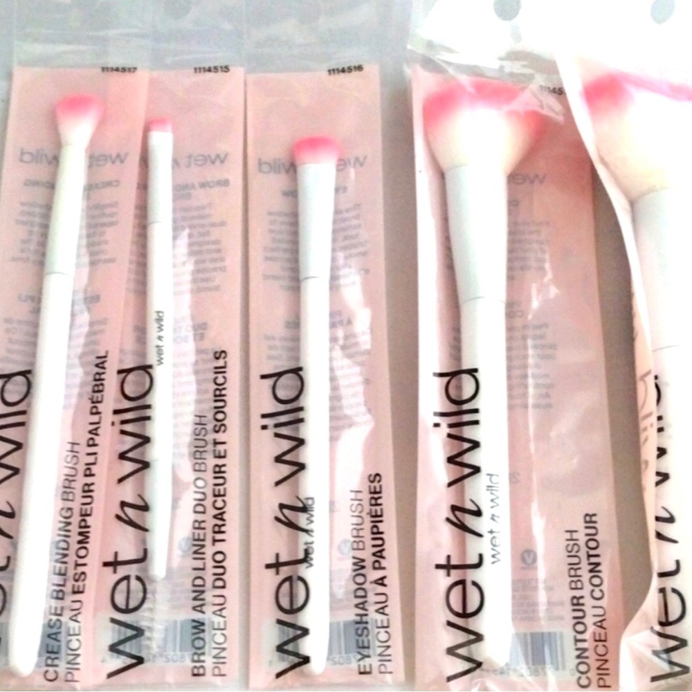 Wet & Wild Makeup Brushes.NWT